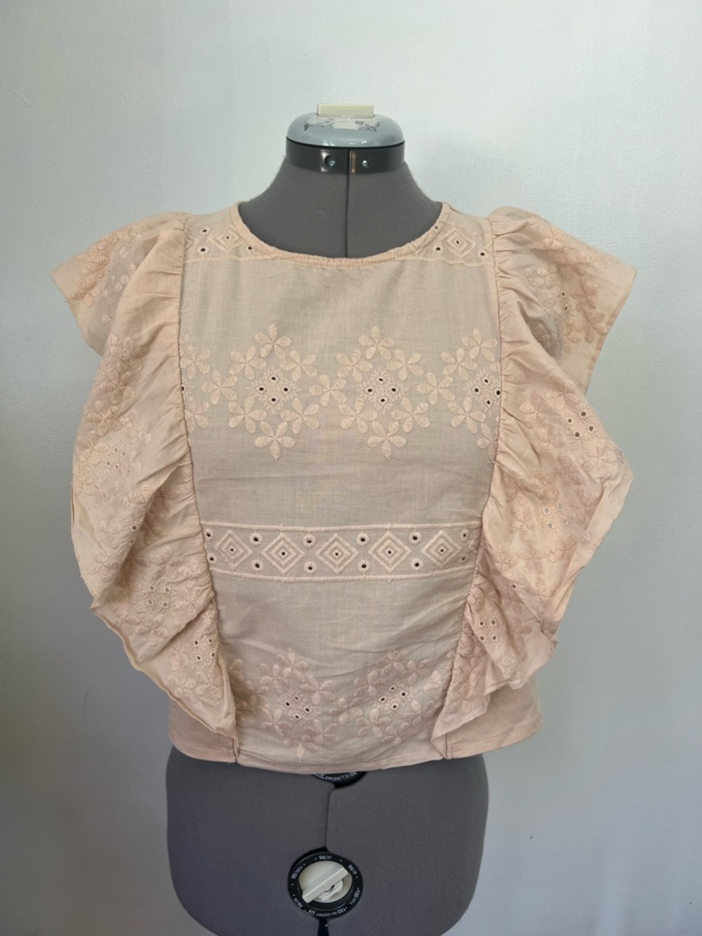 ZARA Peach Eyelet Ruffle-Sleeve Top - Picture 2 of 9
